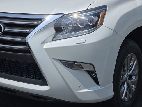 Used 2016 Lexus GX 460 Luxury w/ Preferred Accessory Package AWD/4WD image 10