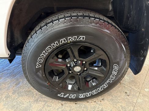 Used 2022 Toyota 4Runner SR5 Premium image 8