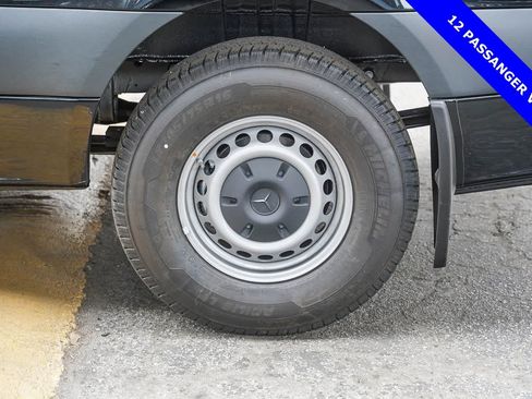Used 2024 Mercedes-Benz Sprinter 2500 image 11