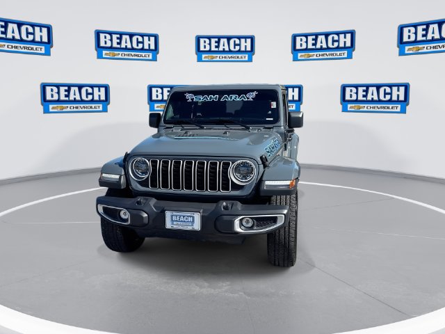 Used 2025 Jeep Wrangler Unlimited Sahara w/ Safety Group AWD/4WD image 3