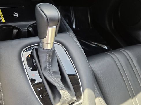 Certified 2025 Honda HR-V EX-L image 18