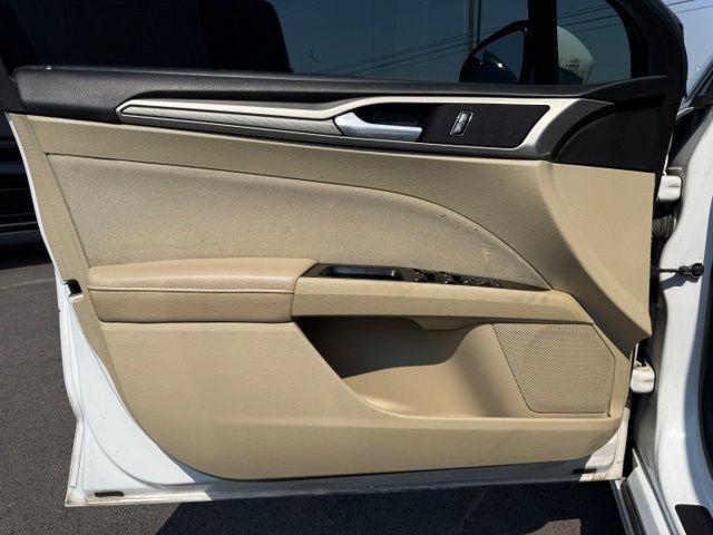 Used 2013 Ford Fusion SE FWD image 18