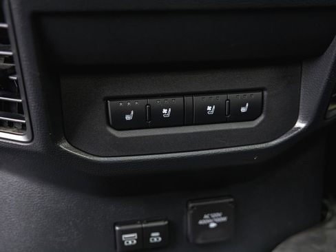 Used 2023 Toyota Tundra Platinum image 31