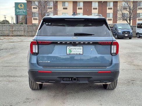 New 2026 Ford Explorer Active RWD image 5