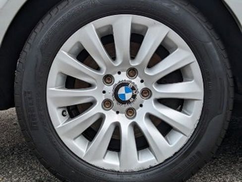 Used 2009 BMW 328i xDrive Sedan image 7