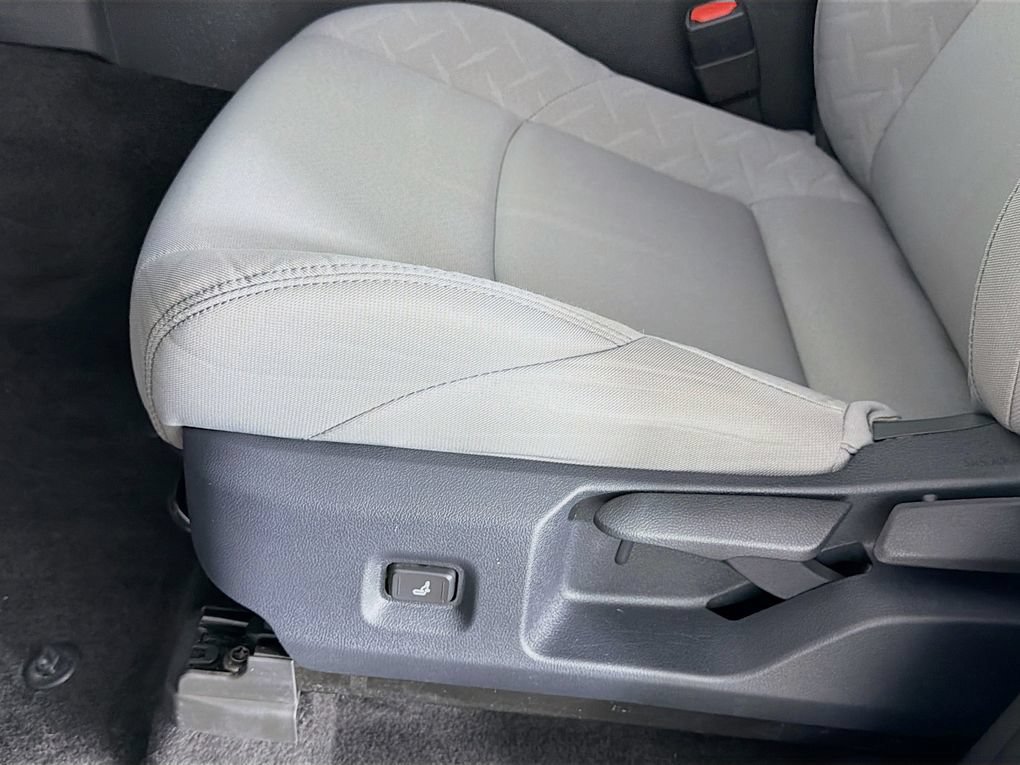 Used 2025 Toyota Tacoma SR5 AWD/4WD image 24