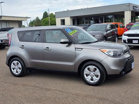 Used 2015 Kia Soul FWD image 3