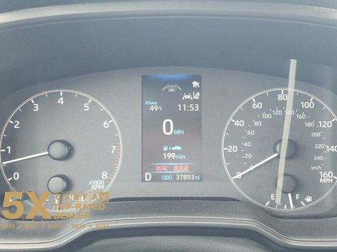 Used 2025 Toyota Corolla LE image 31