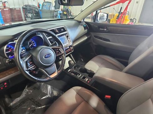 Used 2019 Subaru Outback 3.6R Limited AWD/4WD image 7