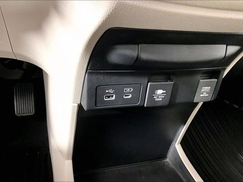 Used 2025 Honda Odyssey Elite image 15