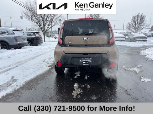 Used 2015 Kia Soul + image 11