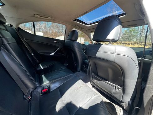 Used 2011 Lexus IS 250 w/ Premium Pkg Value Edition RWD image 12
