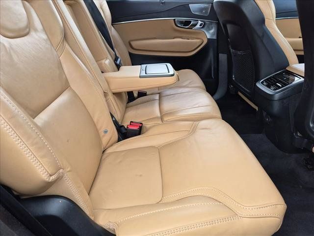 Used 2023 Volvo XC90 B6 Ultimate w/ Lounge Package AWD/4WD image 17