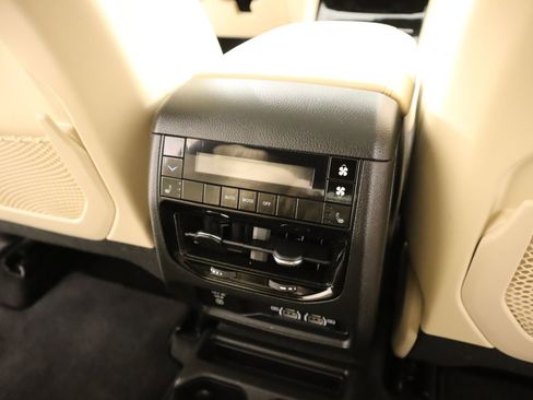 Used 2025 Jeep Grand Cherokee L Limited w/ Black Appearance Package image 17