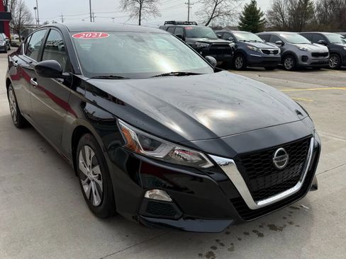 Used 2021 Nissan Altima 2.5 S w/ Driver Assist Package FWD image 2