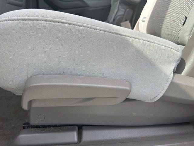 Used 2021 Chevrolet Traverse LT FWD image 37