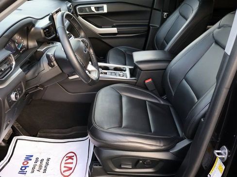 Used 2022 Ford Explorer XLT w/ Equipment Group 202A image 41