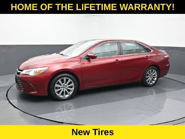 Used 2015 Toyota Camry XLE w/ Moonroof Package FWD image 2