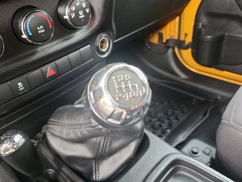 Used 2014 Jeep Wrangler Unlimited Sport w/ Quick Order Package 23S AWD/4WD image 15
