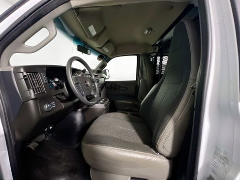 Used 2024 GMC Savana 2500 w/ Driver Convenience Package image 14