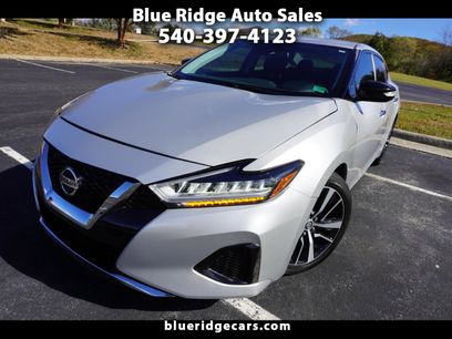 Used 2022 Nissan Maxima SV w/ Floor Mat Group