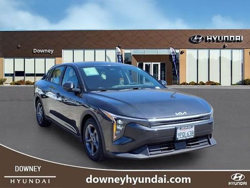 Used 2025 Kia K4 LXS image 3