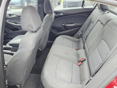 Used 2018 Chevrolet Cruze LT w/ LT True North Edition FWD image 11