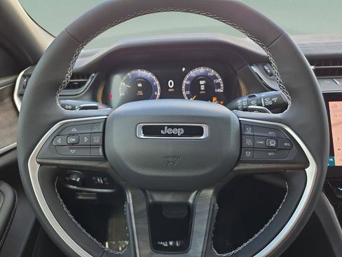 New 2026 Jeep Grand Cherokee Altitude AWD/4WD image 21