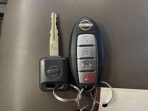 Certified 2022 Nissan Frontier SV RWD image 18