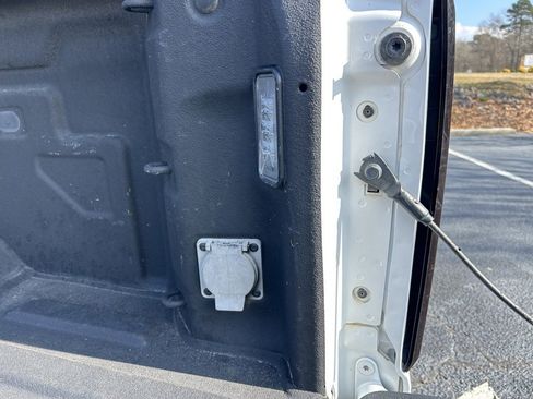 Used 2022 GMC Sierra 3500 Denali image 30