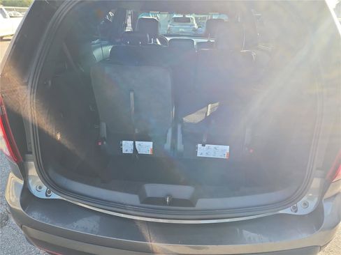 Used 2015 Ford Explorer XLT w/ Equipment Group 202B image 22