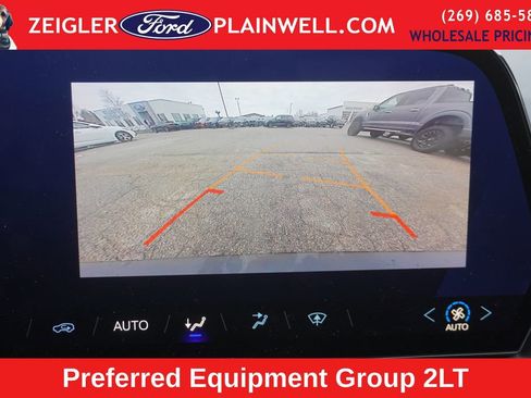 Used 2025 Chevrolet Equinox EV LT image 2