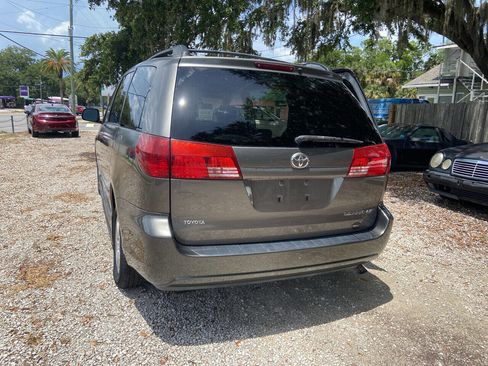 Used 2005 Toyota Sienna LE image 2