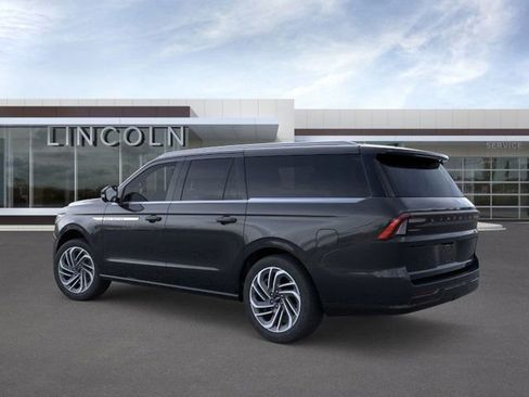 New 2025 Lincoln Navigator L Reserve AWD/4WD image 4