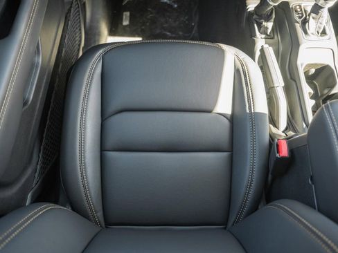 New 2025 Jeep Gladiator Sport w/ Premium Package image 31