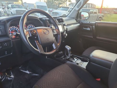 Used 2019 Toyota 4Runner TRD Off-Road image 19