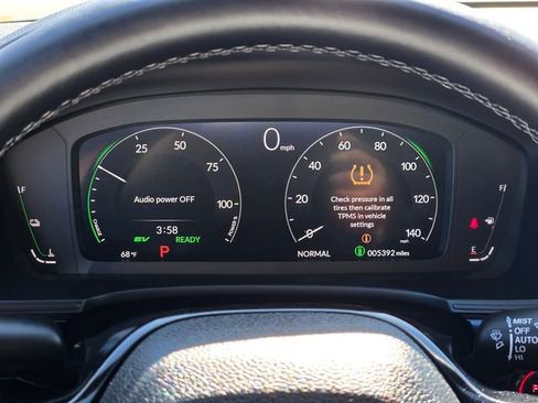 Certified 2025 Honda Civic Sport Touring image 27