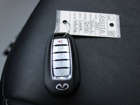 Used 2021 INFINITI QX50 Luxe w/ Appearance Package image 34