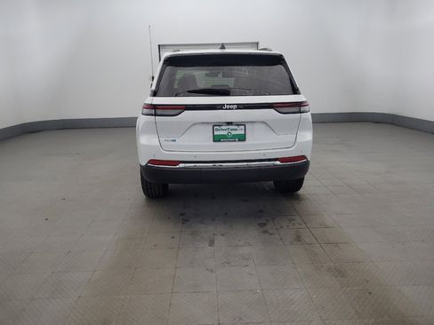 Used 2022 Jeep Grand Cherokee Limited 4xe image 6