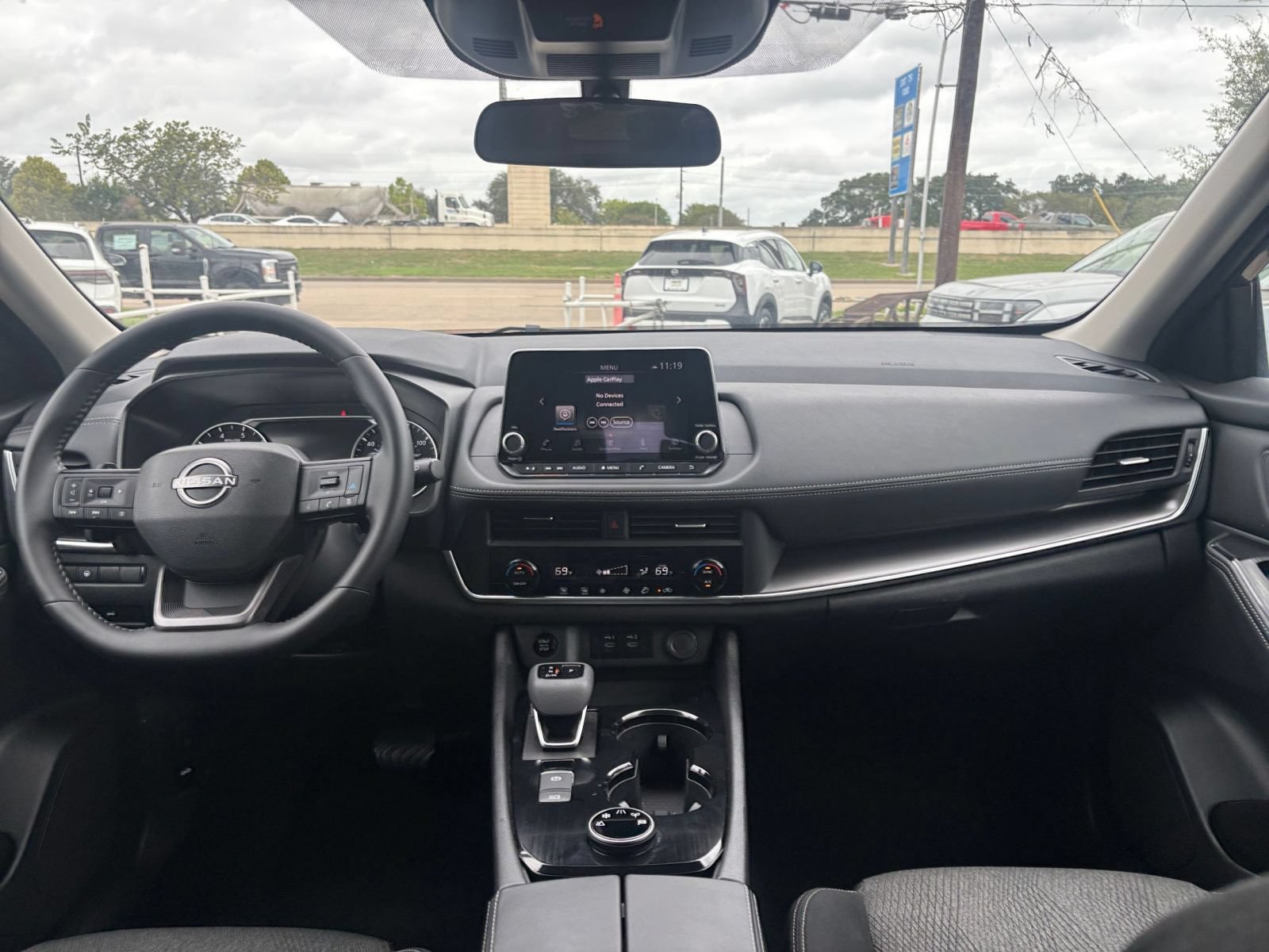 Used 2026 Nissan Rogue SV AWD/4WD image 33