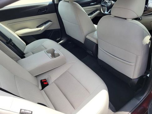 Used 2025 Nissan Altima 2.5 SV FWD image 21