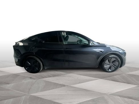 Used 2026 Tesla Model Y AWD image 9
