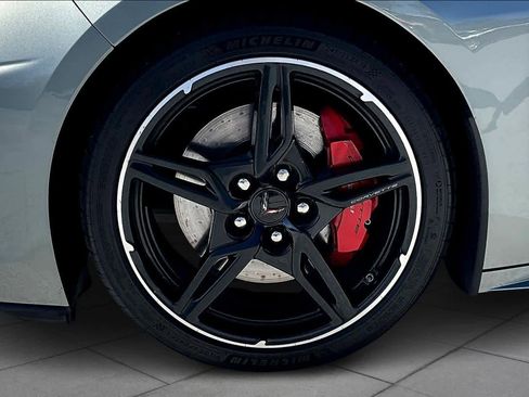 Used 2024 Chevrolet Corvette Stingray Premium Conv w/ Z51 Performance Package image 9