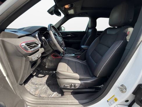 Used 2021 Chevrolet TrailBlazer RS w/ Sun and Liftgate Package AWD/4WD image 9