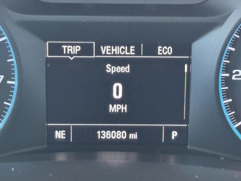 Certified 2018 Chevrolet Equinox LT FWD image 35