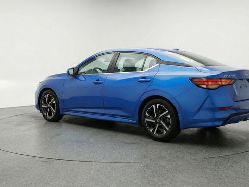 Used 2025 Nissan Sentra SV image 6