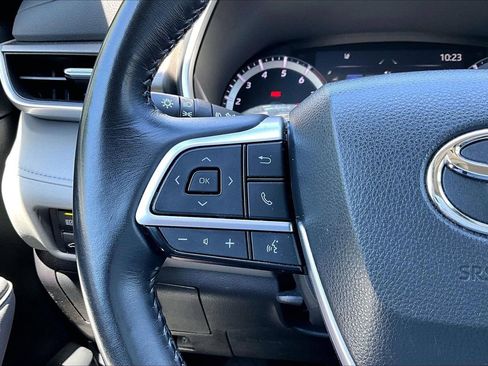 Used 2023 Toyota Highlander XLE FWD image 30