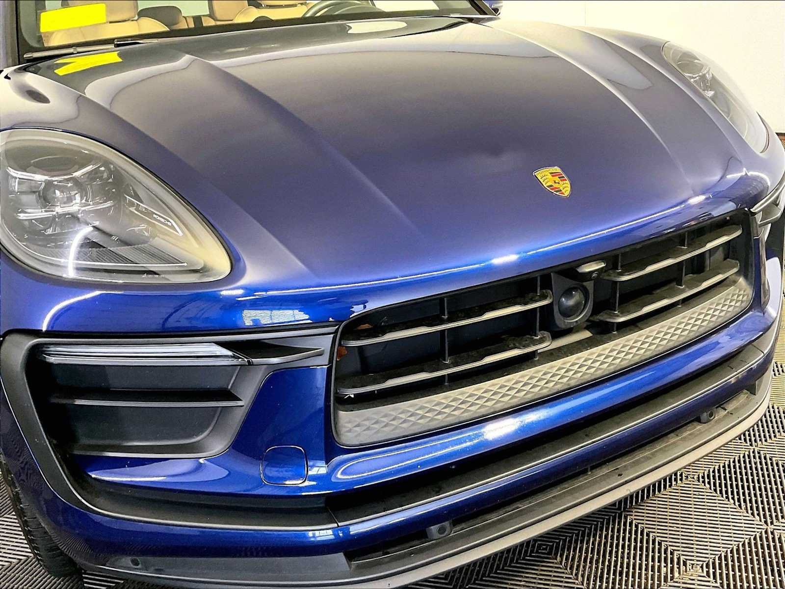 Certified 2023 Porsche Macan AWD/4WD image 34