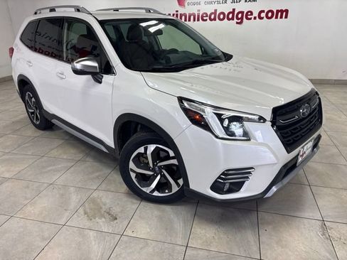 Used 2022 Subaru Forester Touring AWD/4WD image 1
