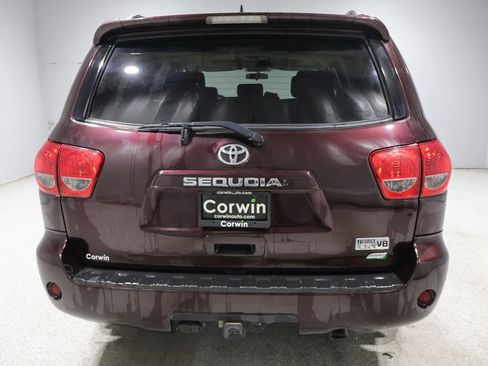 Used 2016 Toyota Sequoia SR5 AWD/4WD image 3